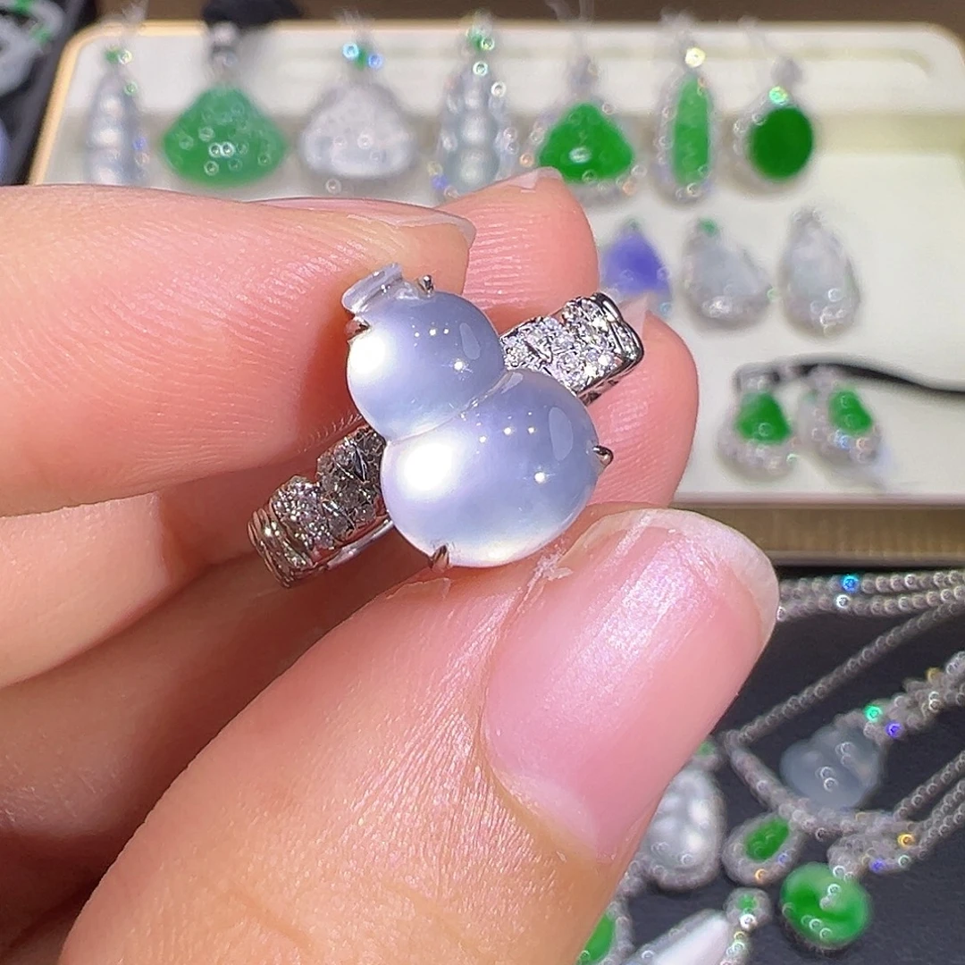 翡翠18K金镶嵌戒指