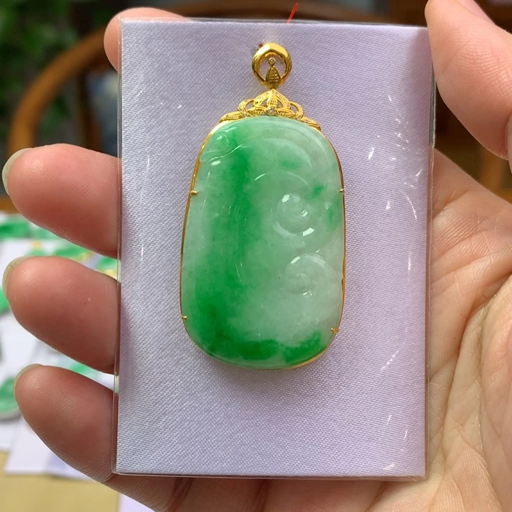 翡翠颈饰18K金镶嵌翡翠翡翠吊坠