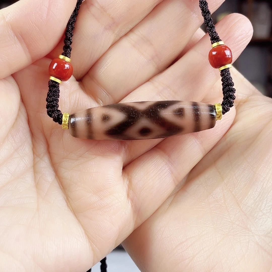 玛瑙/玉髓合金颈饰曲贡