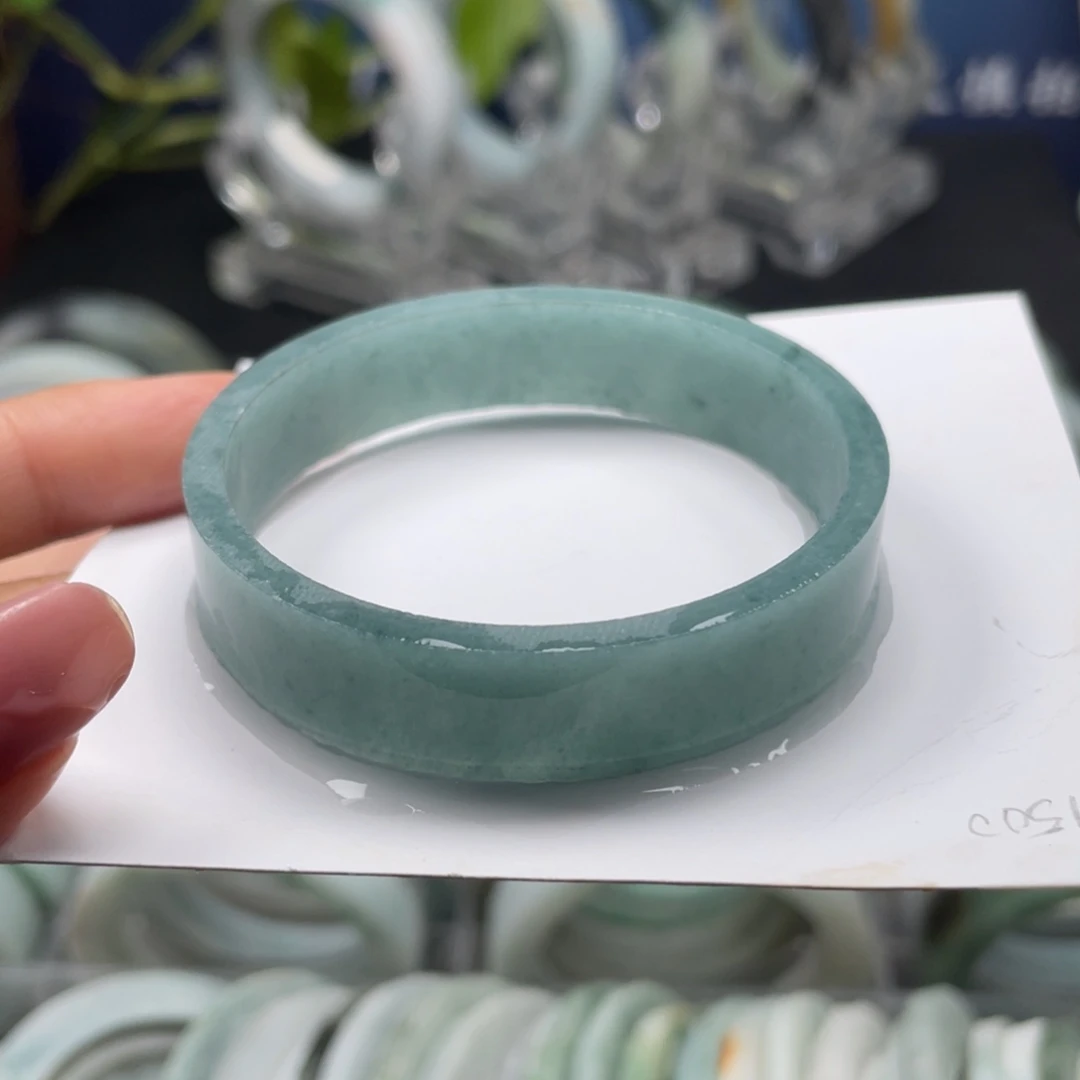 定制翡翠未镶嵌翡翠手镯