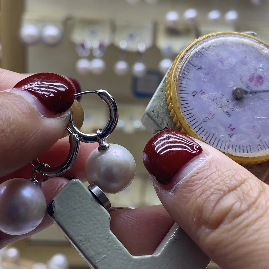 淡水珍珠银S925镶嵌耳饰