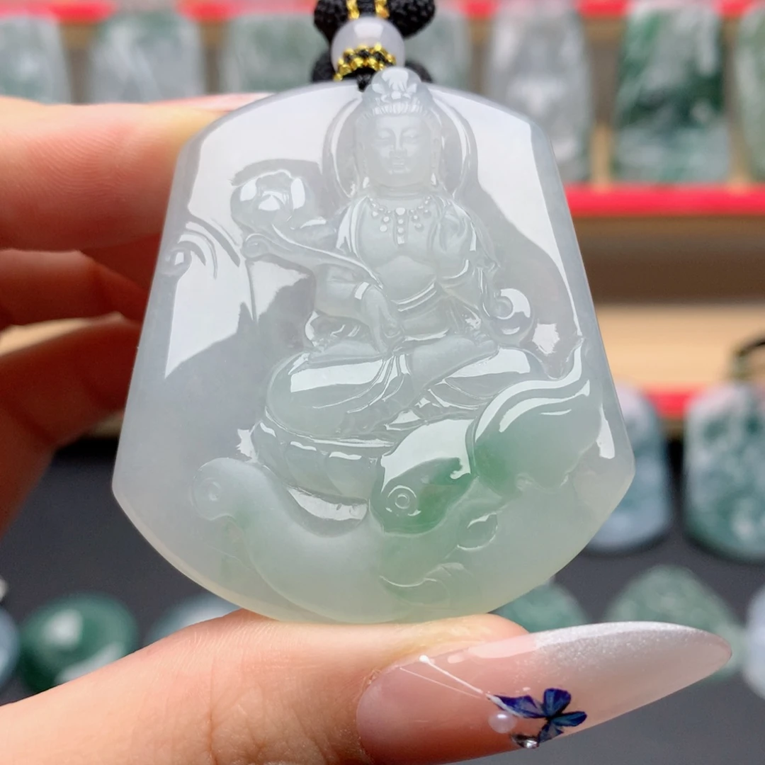 翡翠未镶嵌颈饰普贤菩萨