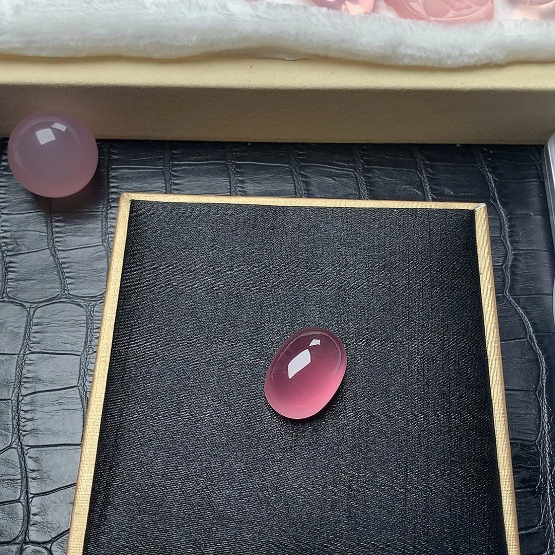 西***菟颈饰未镶嵌水晶粉水蛋面