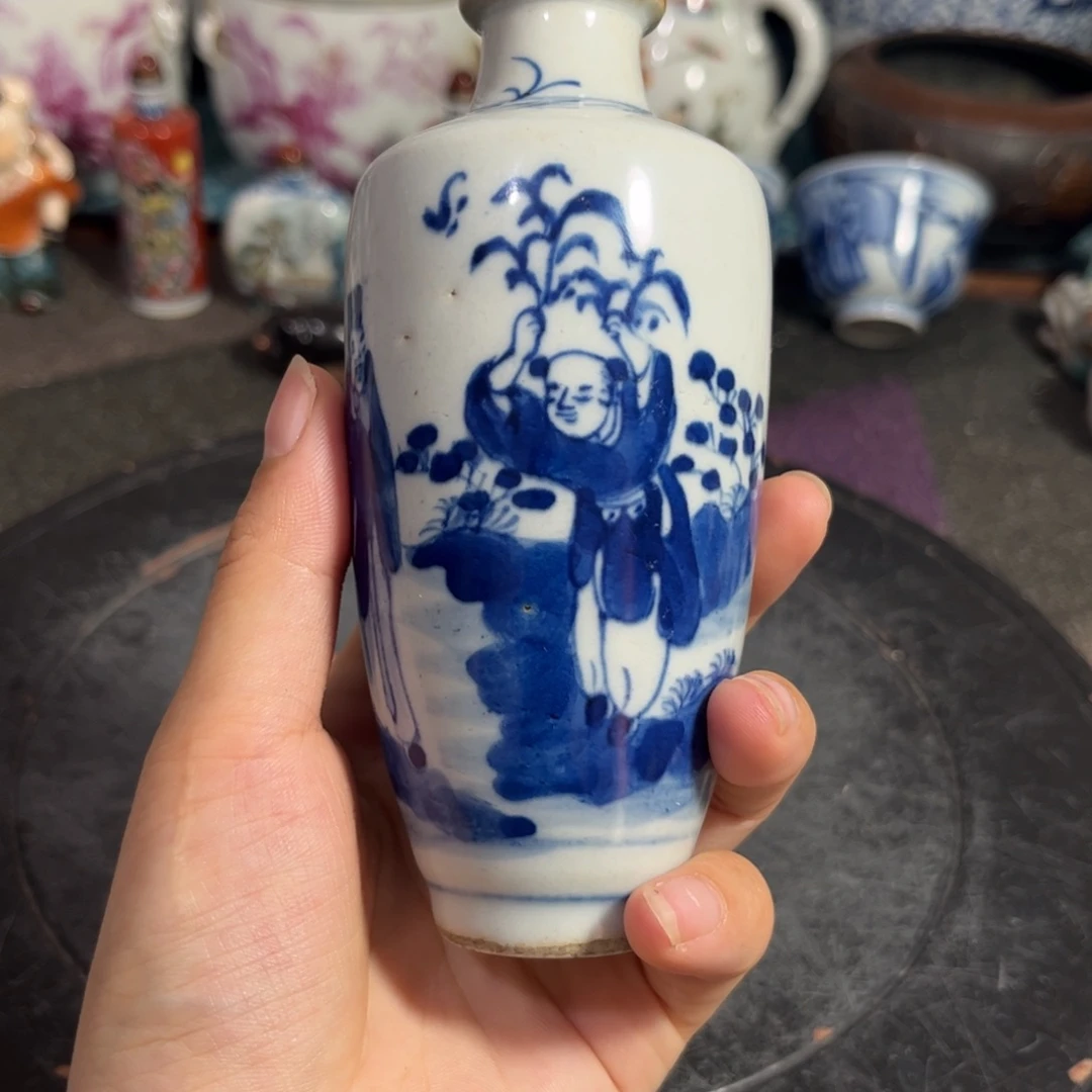 青花人物故事小赏瓶