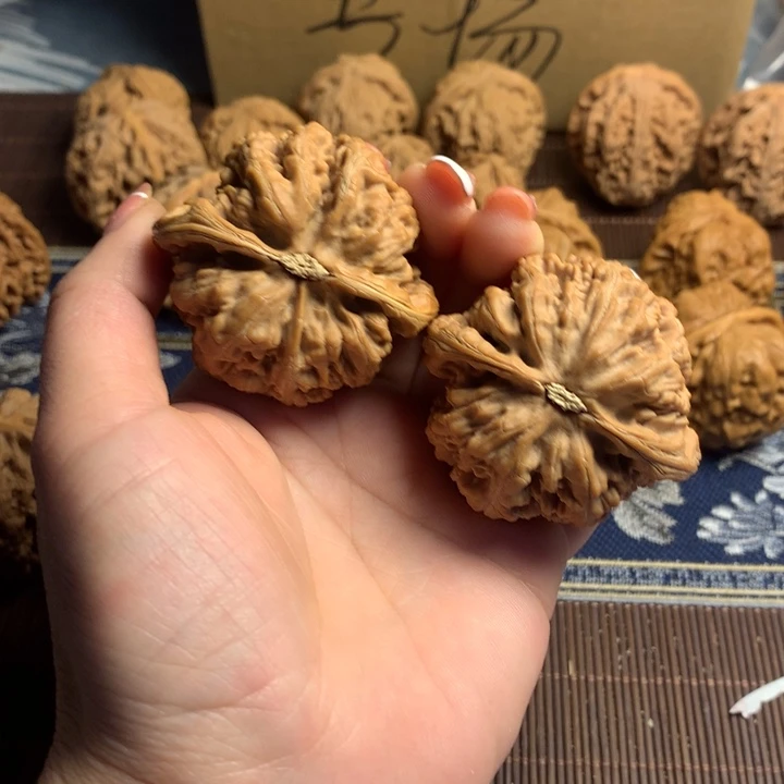 吊坠文玩核桃【****沦粗筋