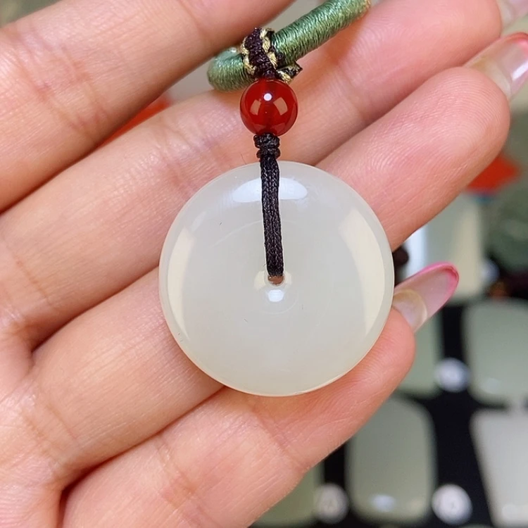 【闪购商品】颈饰未镶嵌和田玉