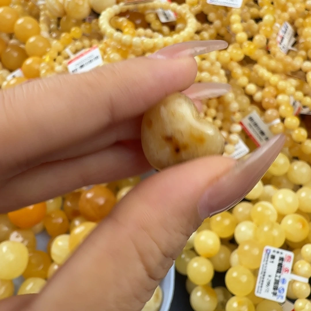 琥珀未镶嵌珠宝奇石