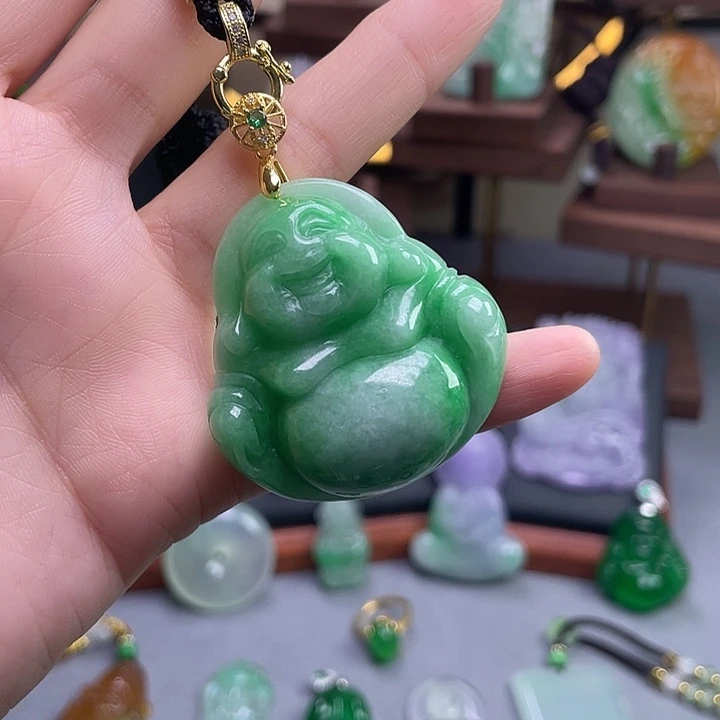 翡翠未镶嵌吊坠(赠链)