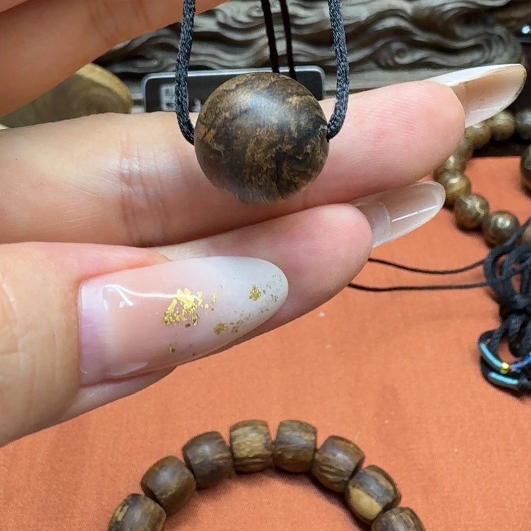 大叶紫檀（黑酸枝木类）