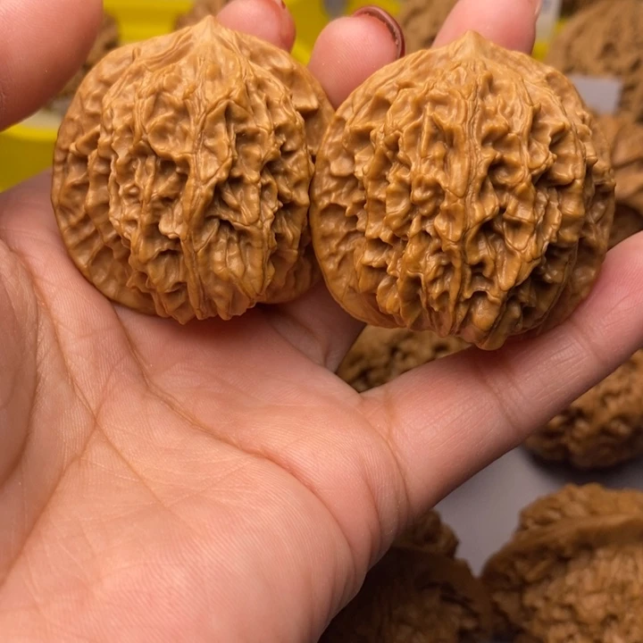 文玩核桃把件盘龙狮子头