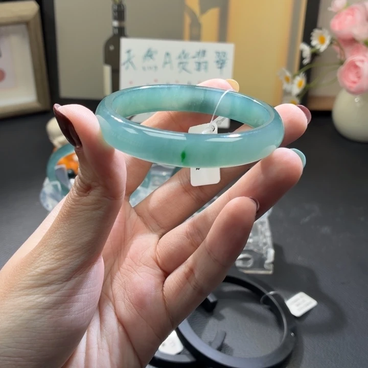 定制翡翠未镶嵌点翠阳绿55