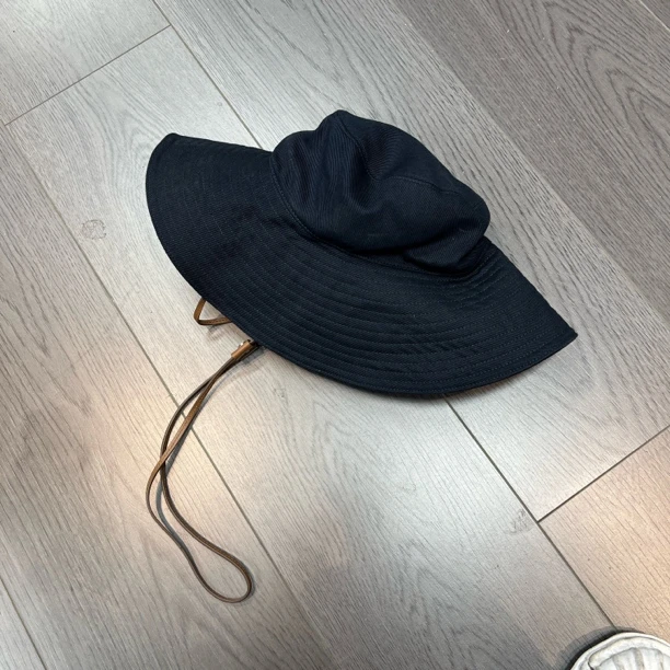 深蓝色 遮阳宽体渔夫帽