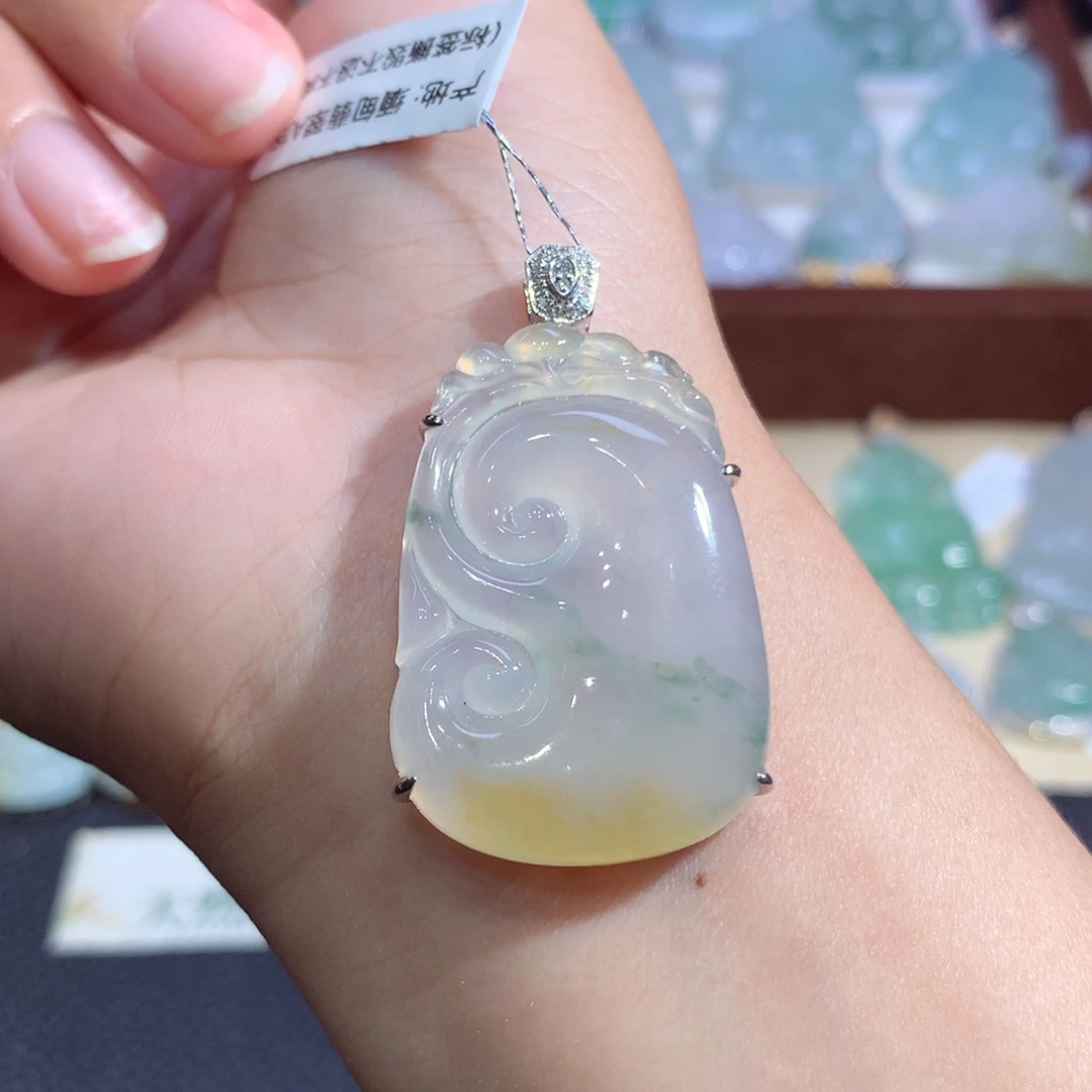 吊坠(不含链)18K金镶嵌翡翠如意