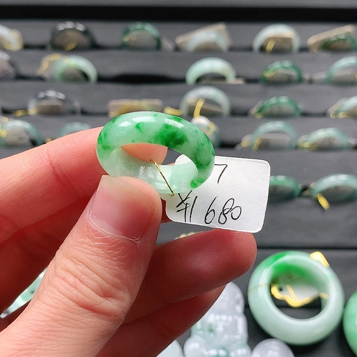 翡翠戒指未镶嵌戒指