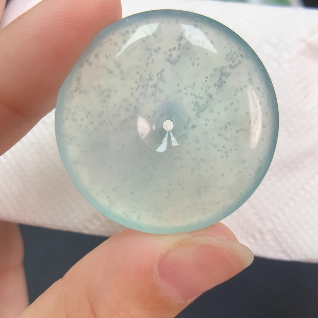 翡翠未镶嵌颈饰平安扣