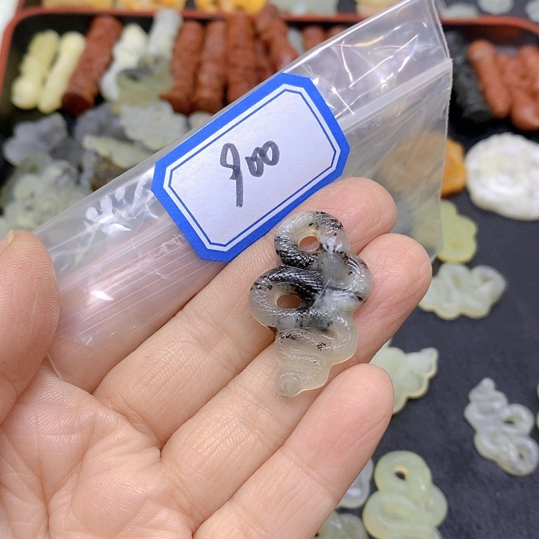 蛇纹石玉吊坠(不含链)未镶嵌900