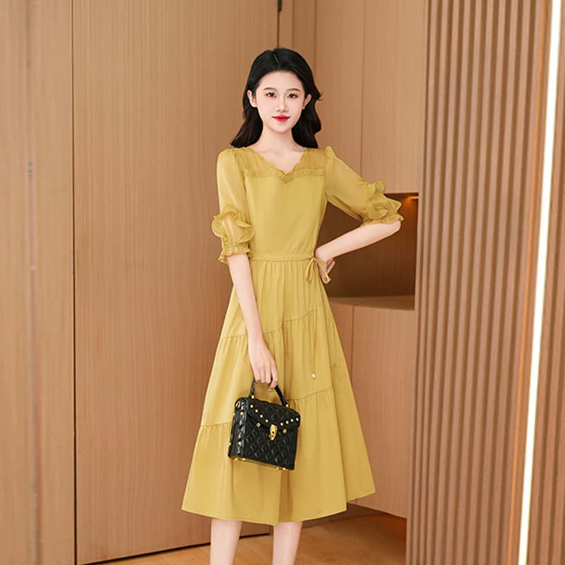 十三行高端气质木耳边连衣裙2025年新款爆款时尚显瘦收腰显白裙子