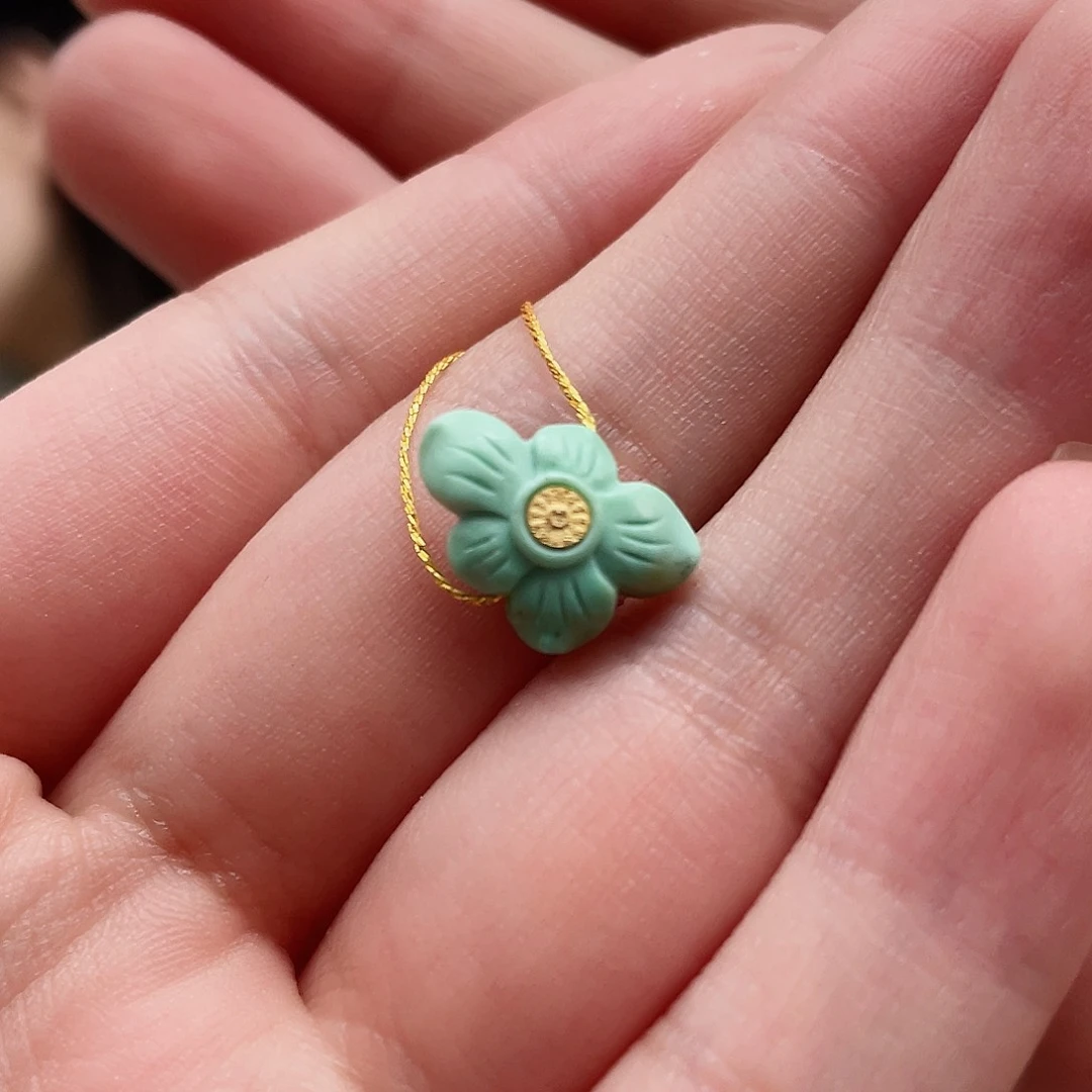 绿松石颈饰未镶嵌