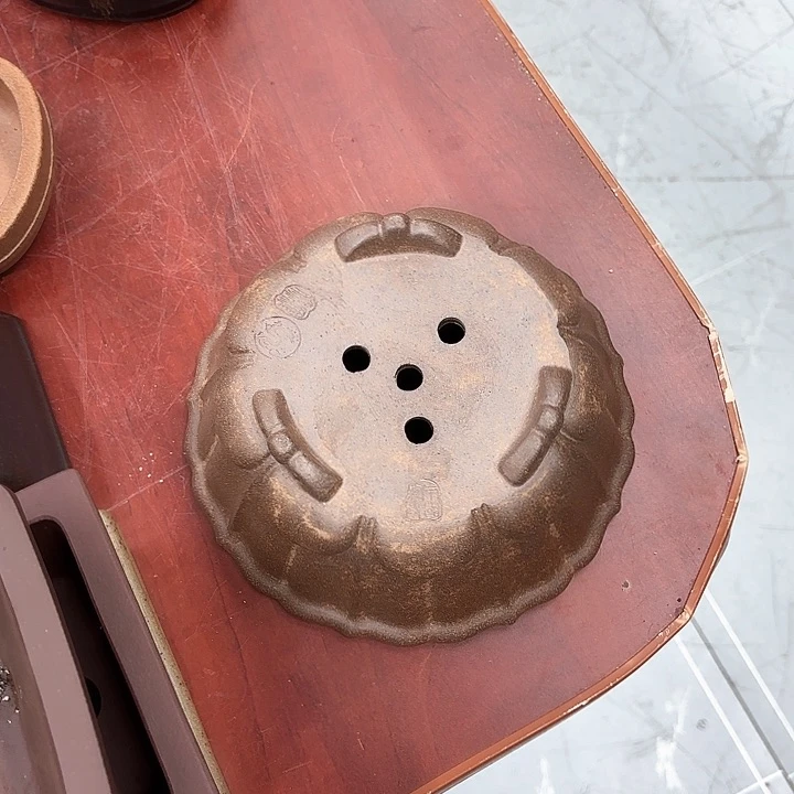 紫砂花盆紫砂的味道很好闻