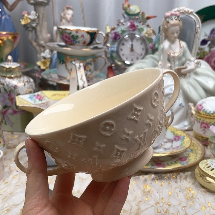 杯碟陶瓷摆件陶瓷