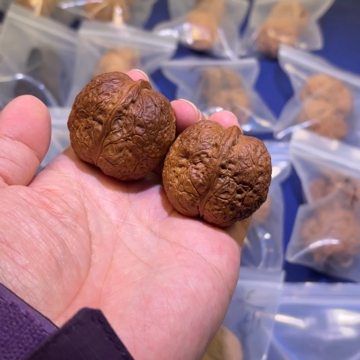 吊坠文玩核桃蟒纹虎头