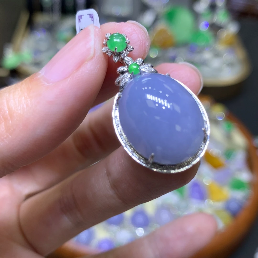 翡翠颈饰18K金镶嵌翡翠吊坠项链