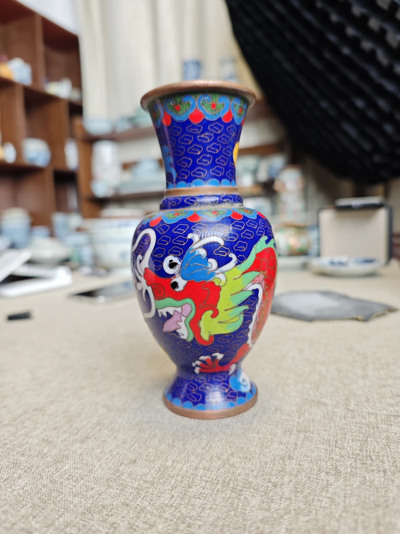 铜器铜胎掐丝珐琅彩龙纹赏瓶