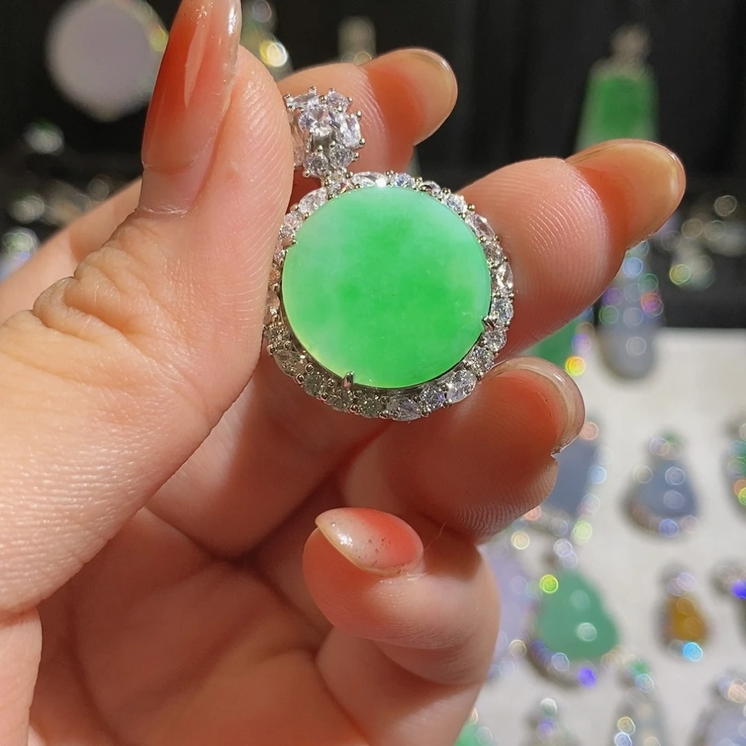 翡翠颈饰银S925镶嵌天然翡翠