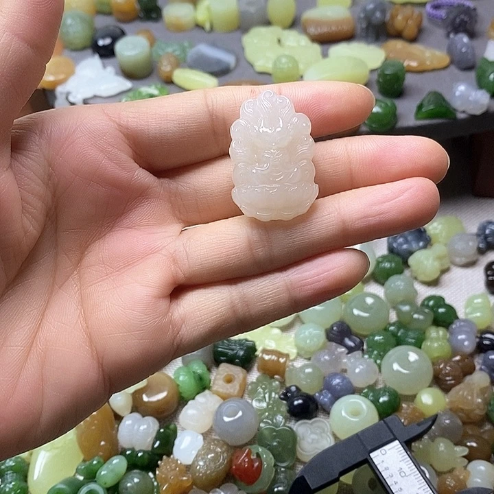 未镶嵌和田玉挂件九尾狐仙