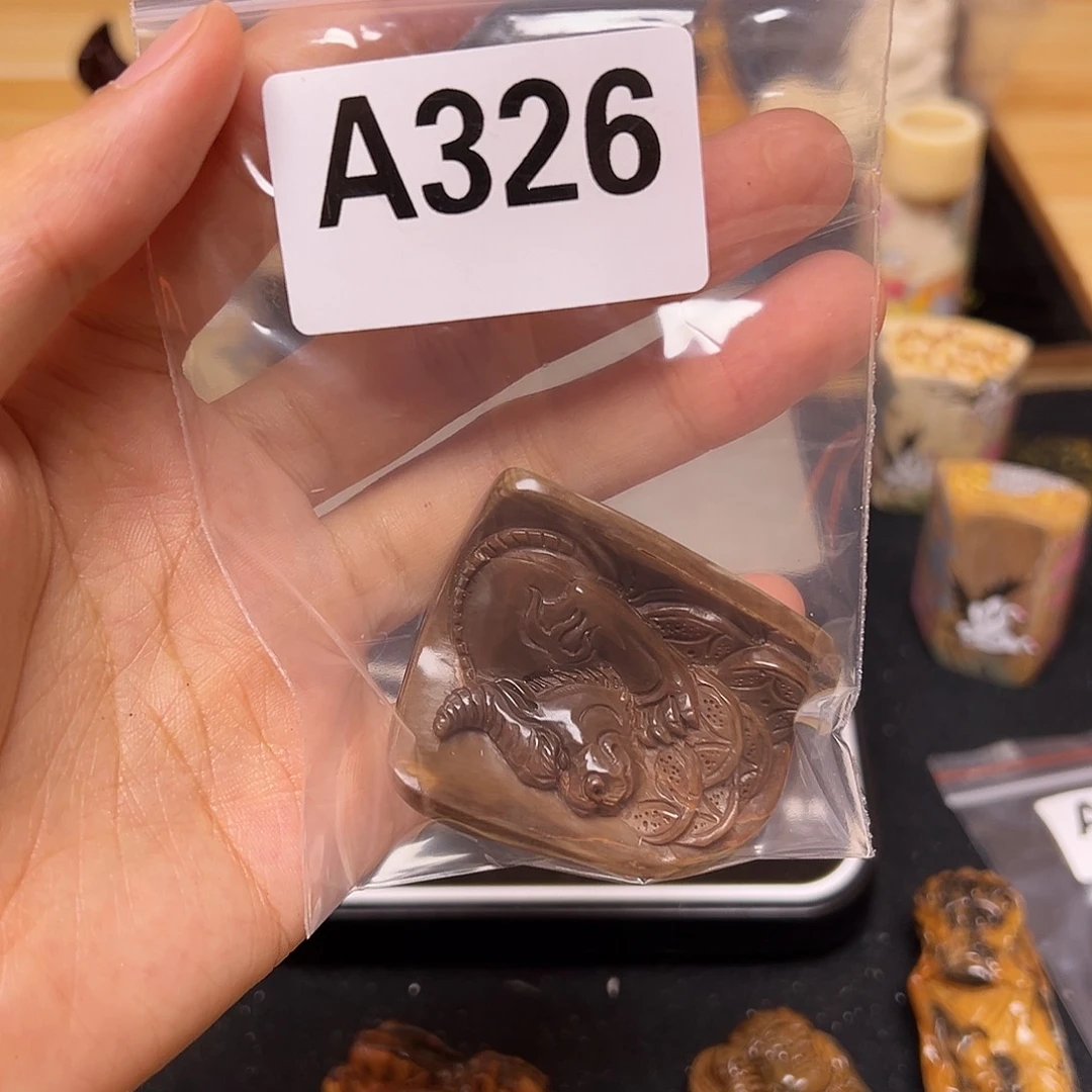 天然猛犸象牙雕刻品
