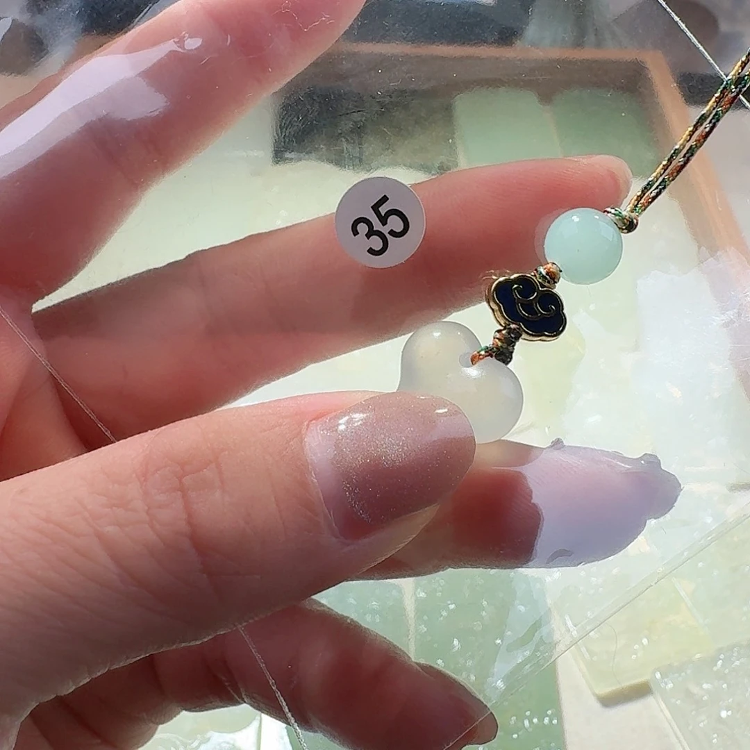 蛇纹石玉颈饰合金精美礼品