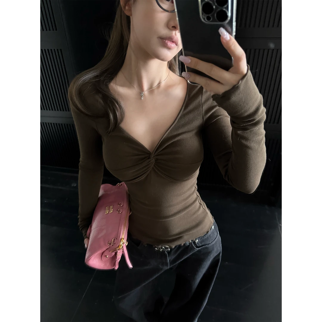 【软糯奶霜】设计感扭结V领打底衫显瘦长袖T恤秋冬修身内搭女01797