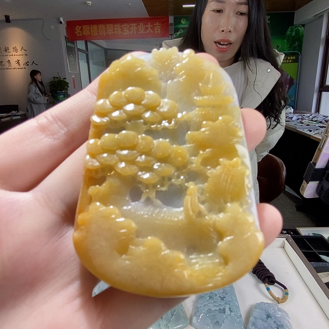 翡翠未镶嵌颈饰翡翠