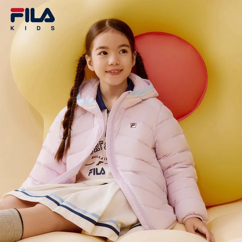 【斐乐儿童】2024年秋季时尚简约百搭连帽薄款保暖儿童轻薄羽绒服