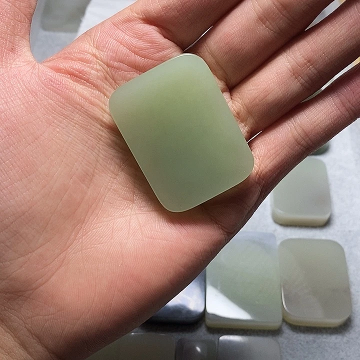 何***i和田玉未镶嵌颈饰