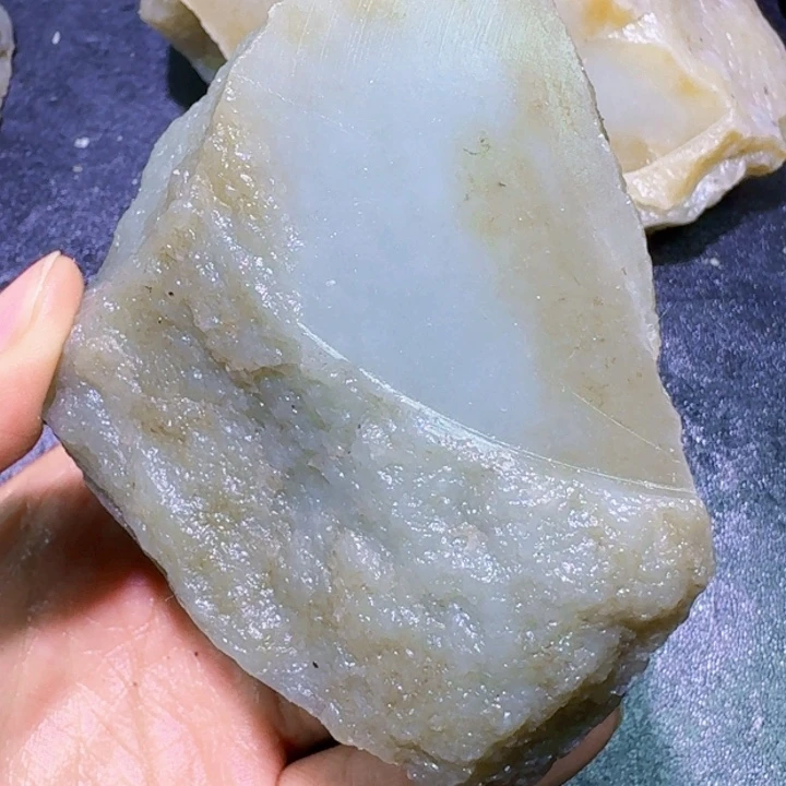 未镶嵌和田玉（糖玉）珠宝半成品