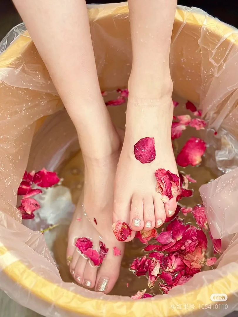 洗脚，放松脚底按压脚底板室内