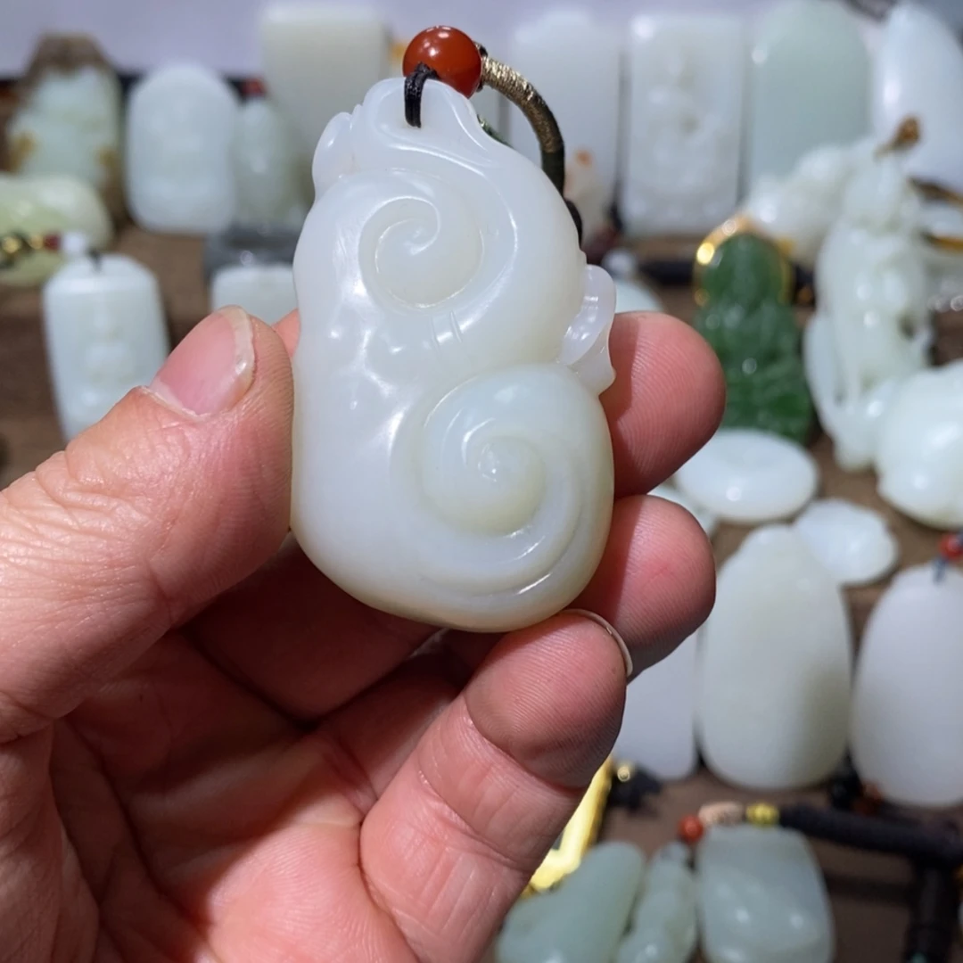 【闪购商品】和田玉吊坠(赠链)未镶嵌徐*