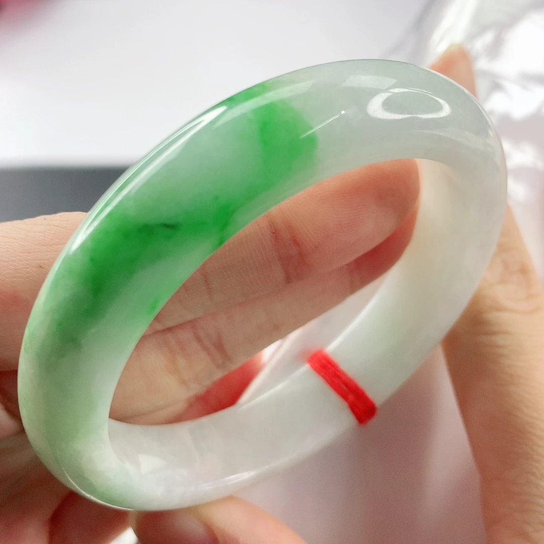 翡翠手镯未镶嵌，347