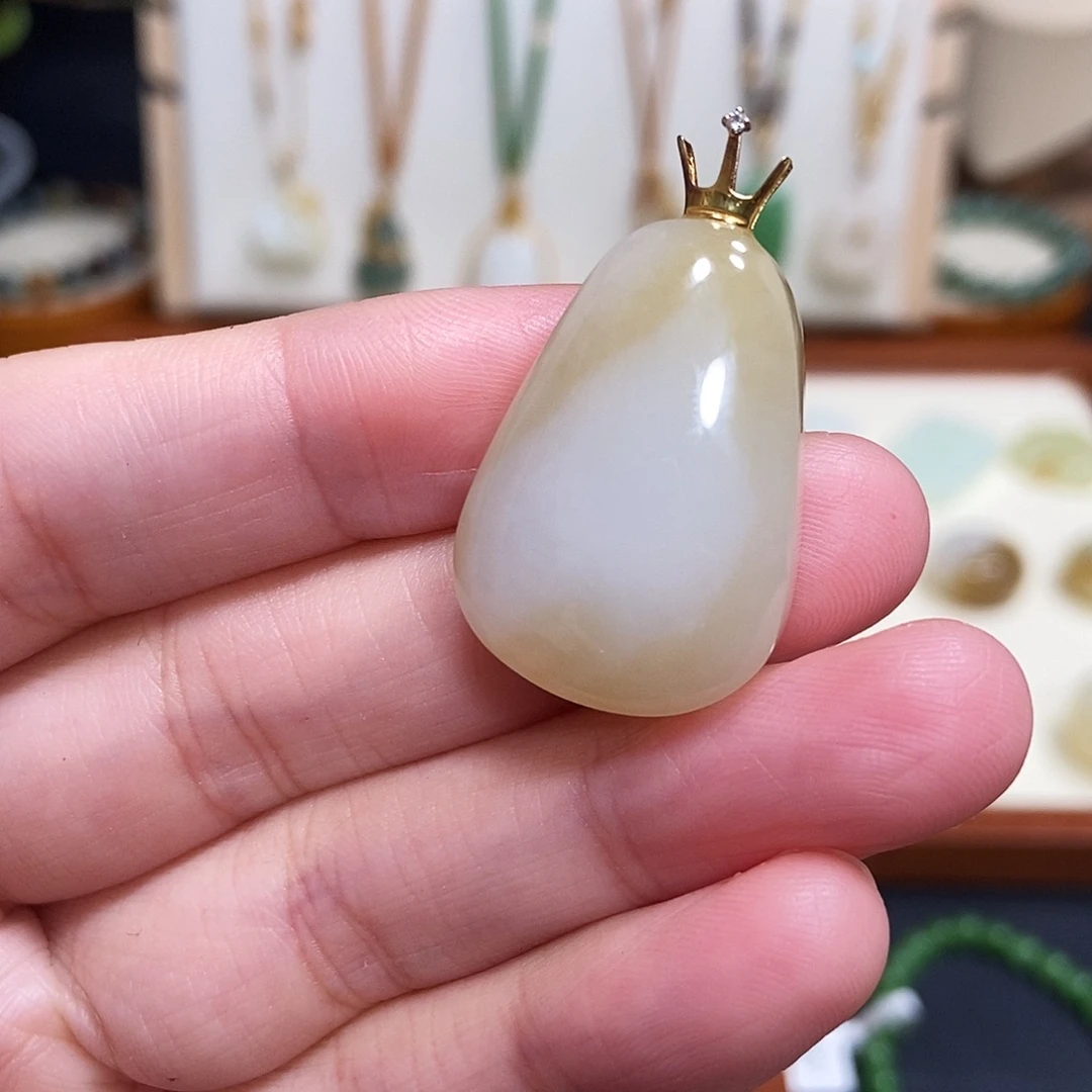和田玉18K金镶嵌颈饰