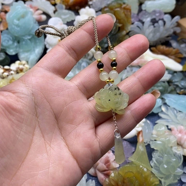 蛇纹石玉合金颈饰