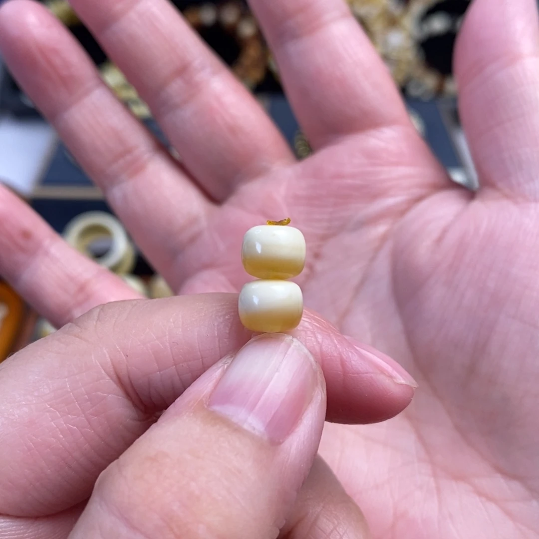 蜜蜡未镶嵌裸石聚宝盆老型对珠8