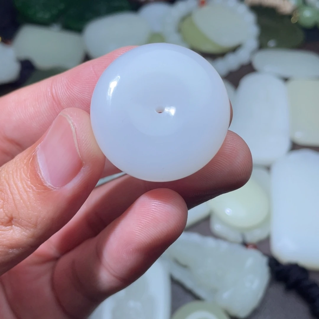 颈饰未镶嵌和田玉