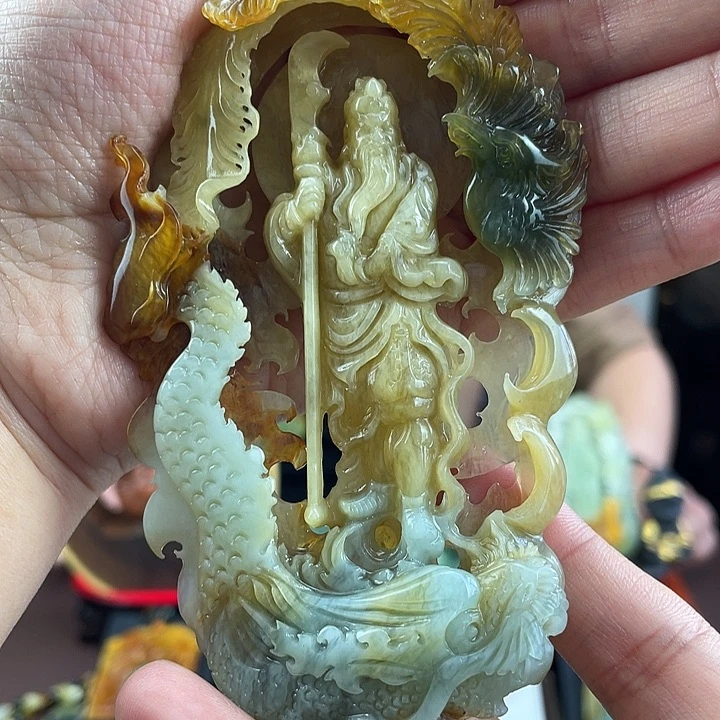 蛇纹石玉未镶嵌颈饰肉**团