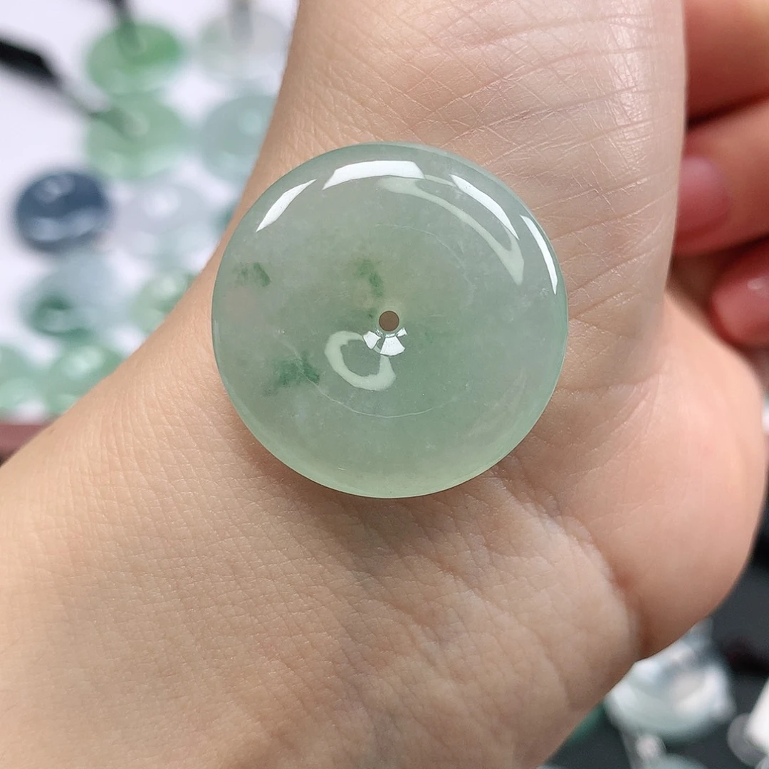 翡翠颈饰未镶嵌平安