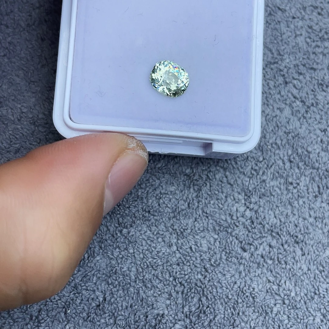 石榴石未镶嵌裸石1.66Ct薄荷榴石