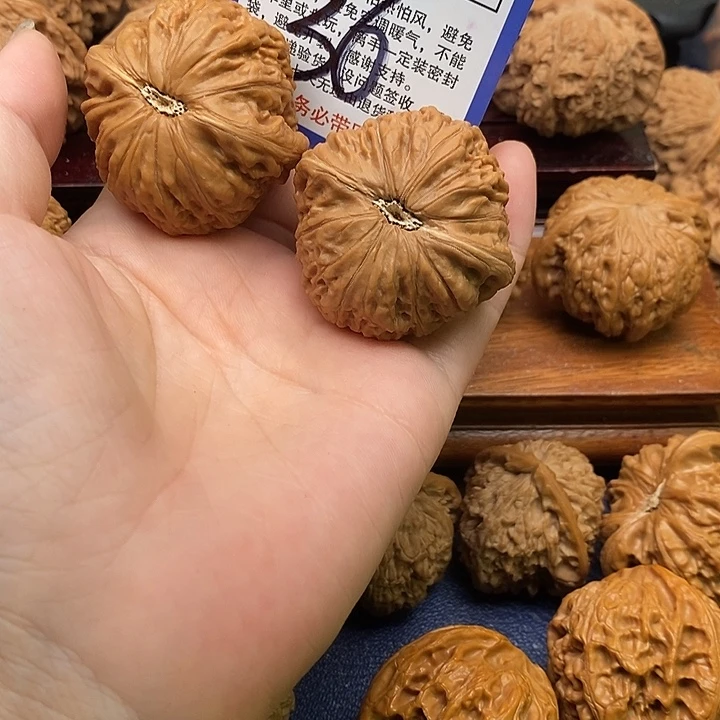 桃核吊坠铁锤狮子头42