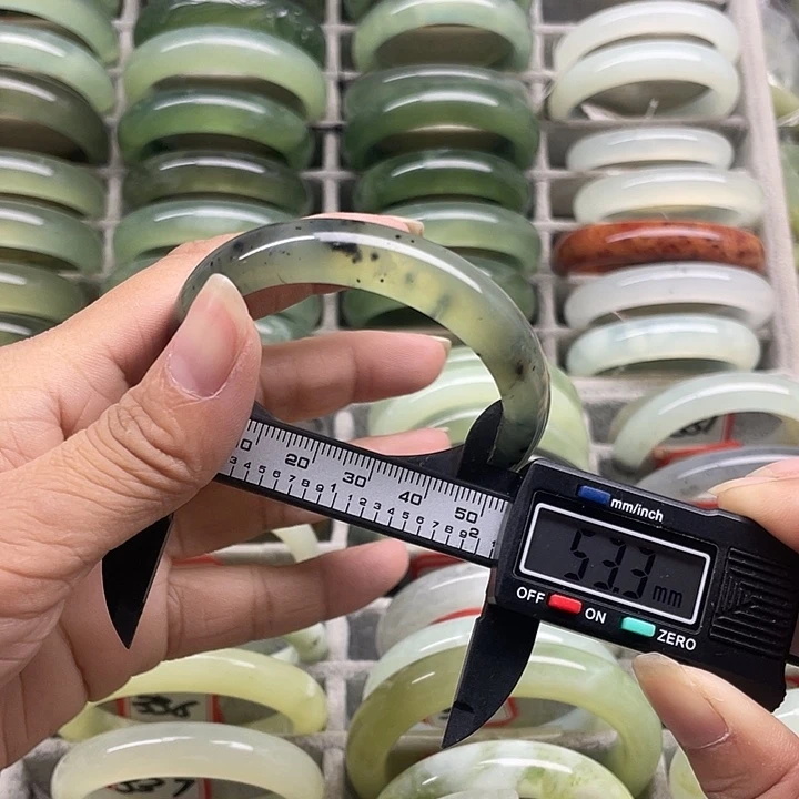 蛇纹石玉未镶嵌手镯327