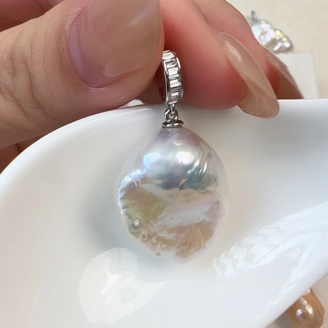 淡水珍珠银S925镶嵌耳饰