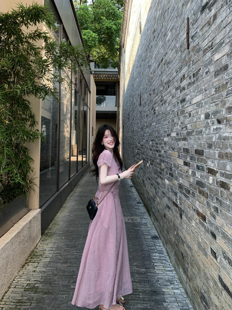 法式休闲简约设计感独特茶歇裙2025年夏季超好看轻奢温柔风连衣裙